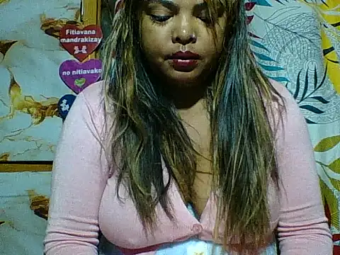 Snapshot of SEXY_METISE chatting on 05-29-26, 02:06 SEXY METISE online show from 05-29-26, 02:06
