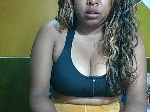 Snapshot of SEXY_METISE chatting on 09-25-25, 01:00 SEXY METISE online show from 09-25-25, 01:00