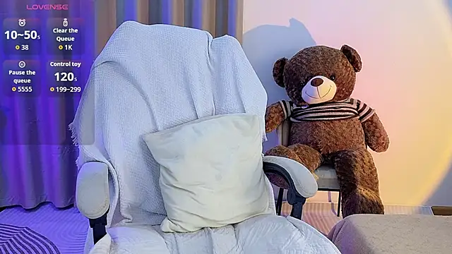 Snapshot of MoLi0066 chatting on 10-06-25, 11:27 MoLi0066 online show from 10-06-25, 11:27