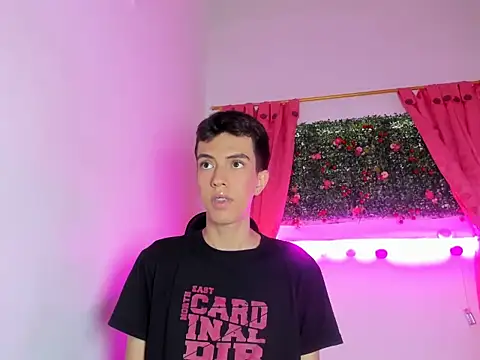 Snapshot of dylan_202520_ chatting on 10-09-25, 11:44 dylan 202520 online show from 10-09-25, 11:44