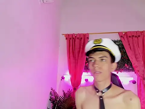 Snapshot of dylan_202520_ chatting on 09-19-25, 11:36 dylan 202520 online show from 09-19-25, 11:36