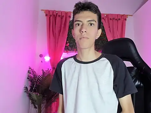 Snapshot of dylan_202520_ chatting on 09-20-25, 11:37 dylan 202520 online show from 09-20-25, 11:37