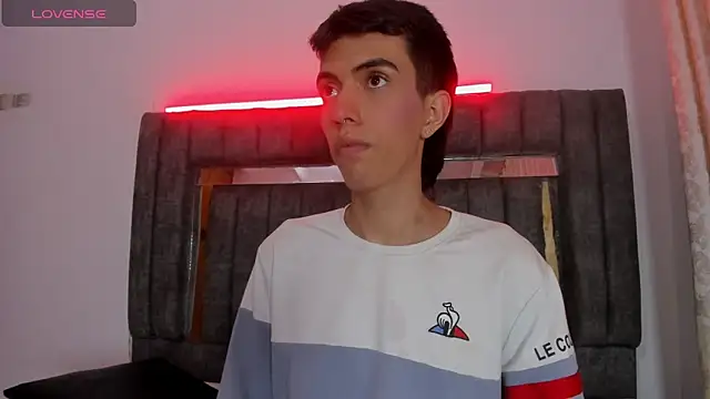 Snapshot of dylan_202520_ chatting on 11-08-25, 11:36 dylan 202520 online show from 11-08-25, 11:36