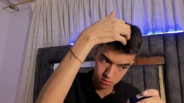 Snapshot of dylan_202520_ chatting on 09-24-25, 11:28 dylan 202520 online show from 09-24-25, 11:28