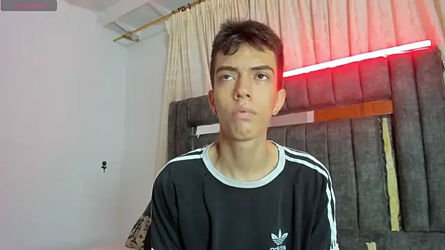 Snapshot of dylan_202520_ chatting on 10-13-25, 11:45 dylan 202520 online show from 10-13-25, 11:45