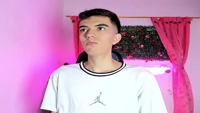 Snapshot of dylan_202520_ chatting on 09-23-25, 11:28 dylan 202520 online show from 09-23-25, 11:28