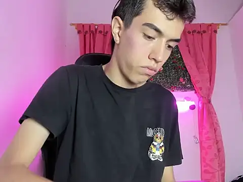 Snapshot of dylan_202520_ chatting on 09-22-25, 11:27 dylan 202520 online show from 09-22-25, 11:27