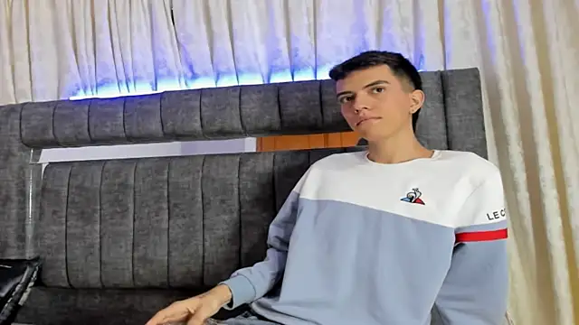 Snapshot of dylan_202520_ chatting on 09-29-25, 11:49 dylan 202520 online show from 09-29-25, 11:49