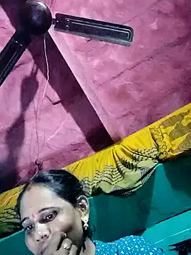 Pooja750 online show from 10-31-25, 03:08