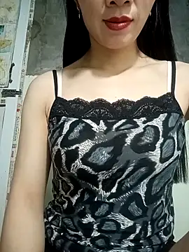 Snapshot of Vyvyy06 chatting on 10-14-25, 03:01 Vyvyy06 online show from 10-14-25, 03:01
