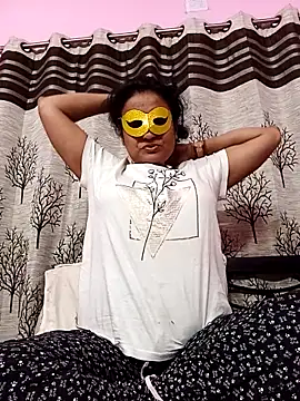 Snapshot of Gullapi chatting on 02-06-26, 03:35 Gullapi online show from 02-06-26, 03:35