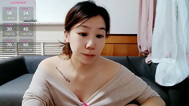 Snapshot of Annasweet- chatting on 09-16-25, 09:10 Annasweet- online show from 09-16-25, 09:10