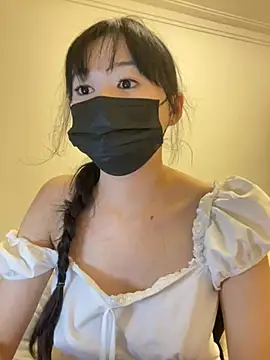Minnie-2025 online show from 05-20-26, 04:15