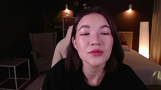 Halle Berrry online show from 09-26-25, 02:02