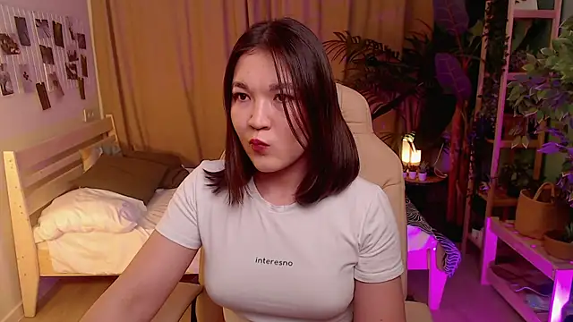 Halle Berrry online show from 01-12-26, 02:02