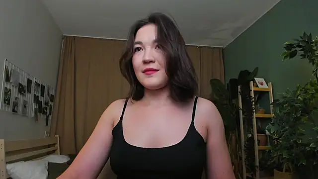 Halle Berrry online show from 12-04-25, 02:05