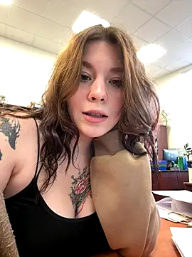 Mimiumuy online show from 10-17-25, 01:57