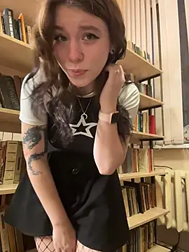 Mimiumuy online show from 10-27-25, 02:40