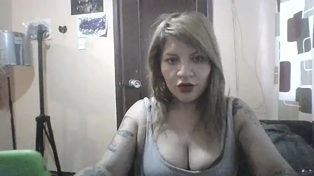 Isisflame online show from 12-17-25, 10:59