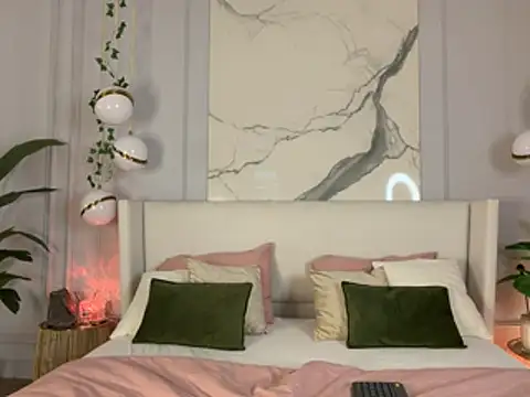 MaryNixon  online show from 04-09-26, 05:20