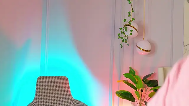 Snapshot of MaryNixon_ chatting on 06-26-26, 05:13 MaryNixon online show from 06-26-26, 05:13
