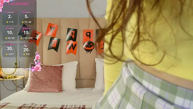 MaryNixon  online show from 10-28-25, 05:08