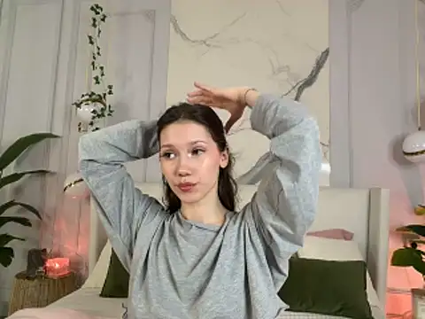 MaryNixon  online show from 04-21-26, 05:25