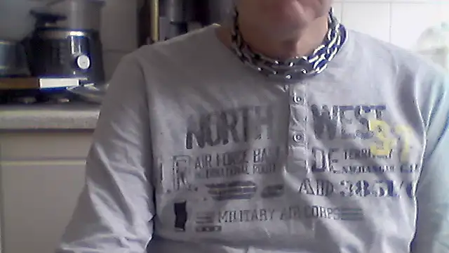 Snapshot of slaveman4you chatting on 12-18-25, 11:47 slaveman4you online show from 12-18-25, 11:47