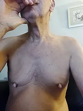 Snapshot of slaveman4you chatting on 10-29-25, 10:42 slaveman4you online show from 10-29-25, 10:42