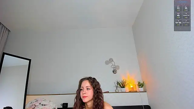 Snapshot of charlottacardi chatting on 10-22-25, 11:31 charlottacardi online show from 10-22-25, 11:31