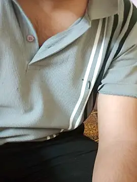 riyamore9623 online show from 10-27-25, 07:53