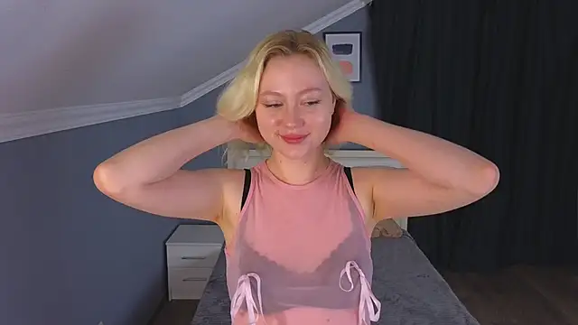 Snapshot of Violet_Willis chatting on 09-27-25, 03:40 Violet Willis online show from 09-27-25, 03:40