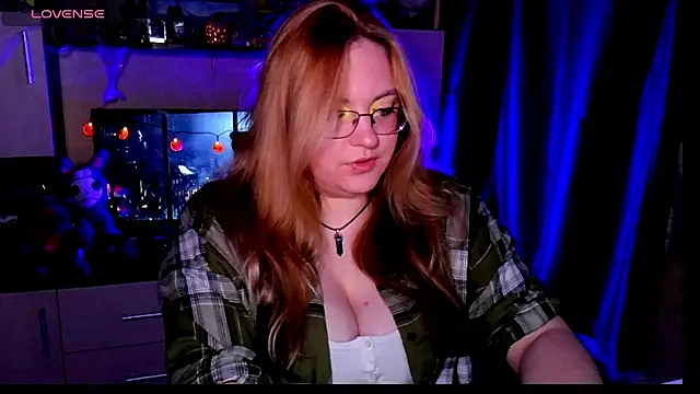 Snapshot of ZayaRush chatting on 11-11-25, 11:16 ZayaRush online show from 11-11-25, 11:16