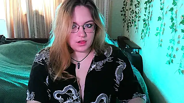 Snapshot of ZayaRush chatting on 09-29-25, 08:54 ZayaRush online show from 09-29-25, 08:54