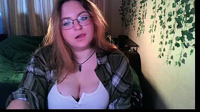 Snapshot of ZayaRush chatting on 09-30-25, 10:43 ZayaRush online show from 09-30-25, 10:43