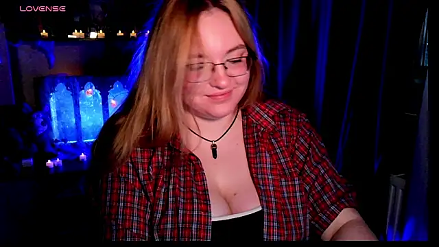 Snapshot of ZayaRush chatting on 11-09-25, 08:51 ZayaRush online show from 11-09-25, 08:51