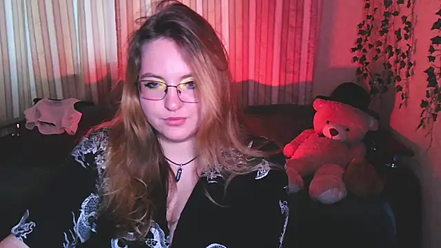 Snapshot of ZayaRush chatting on 09-15-25, 11:10 ZayaRush online show from 09-15-25, 11:10