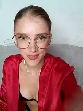 Snapshot of TeaseRosie chatting on 09-29-25, 12:44 TeaseRosie online show from 09-29-25, 12:44