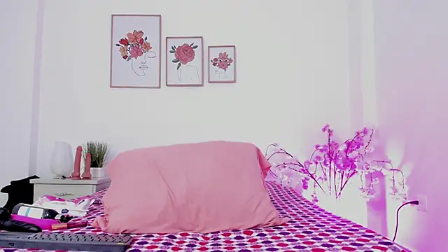 hellzel moon online show from 10-04-25, 07:15