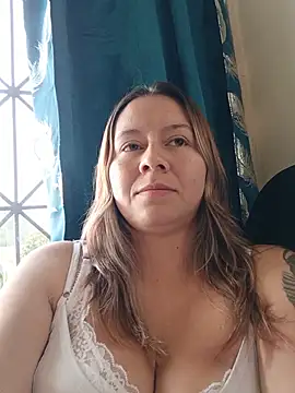 Snapshot of Hannah-colx chatting on 07-11-26, 05:35 Hannah-colx online show from 07-11-26, 05:35