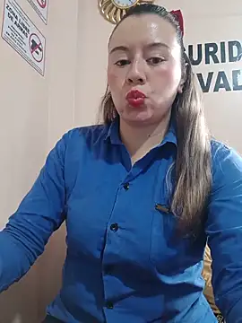 Snapshot of Hannah-colx chatting on 05-26-26, 01:31 Hannah-colx online show from 05-26-26, 01:31