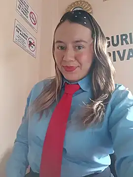 Snapshot of Hannah-colx chatting on 05-28-26, 02:34 Hannah-colx online show from 05-28-26, 02:34