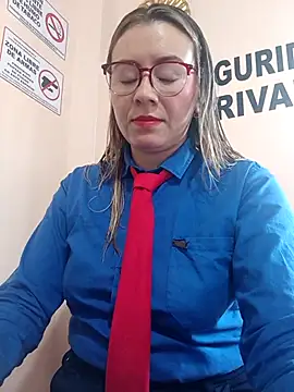 Hannah-colx online show from 11-18-25, 04:43