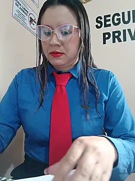 Snapshot of Hannah-colx chatting on 05-18-26, 02:22 Hannah-colx online show from 05-18-26, 02:22