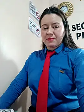 Snapshot of Hannah-colx chatting on 04-17-26, 04:10 Hannah-colx online show from 04-17-26, 04:10