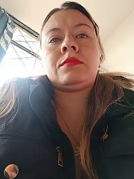 Snapshot of Hannah-colx chatting on 06-29-26, 05:34 Hannah-colx online show from 06-29-26, 05:34