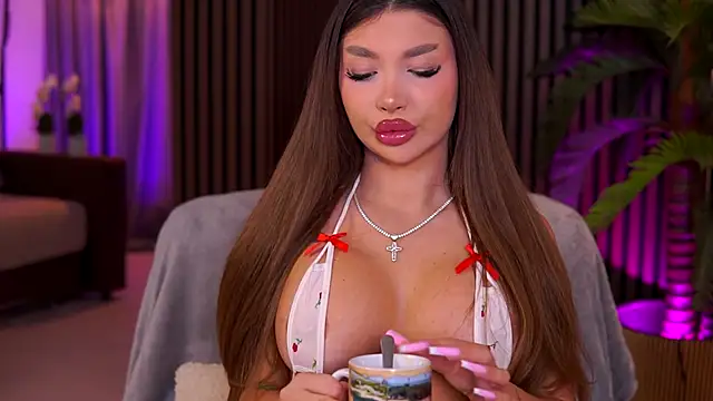 CassyeLips online show from 10-17-25, 08:54