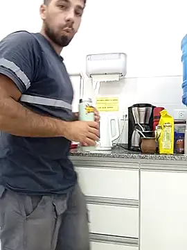 Lushakuiron1 online show from 12-20-25, 02:09