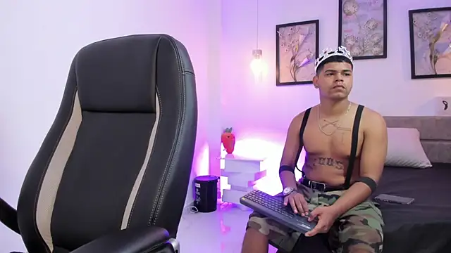 DannySamm online show from 11-15-25, 02:54