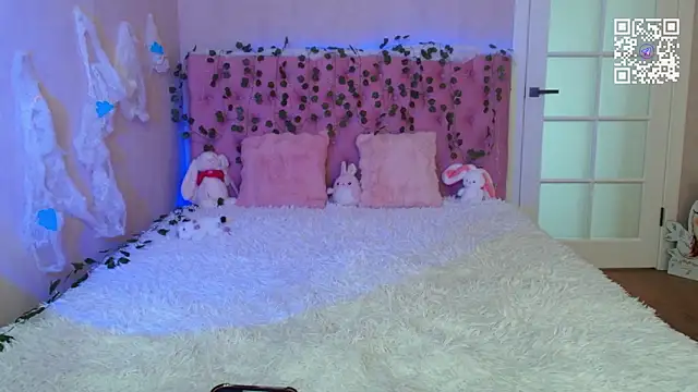 Pink Lila18 online show from 02-10-26, 03:38